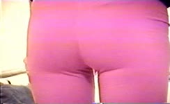 She's pooping in pink leggings